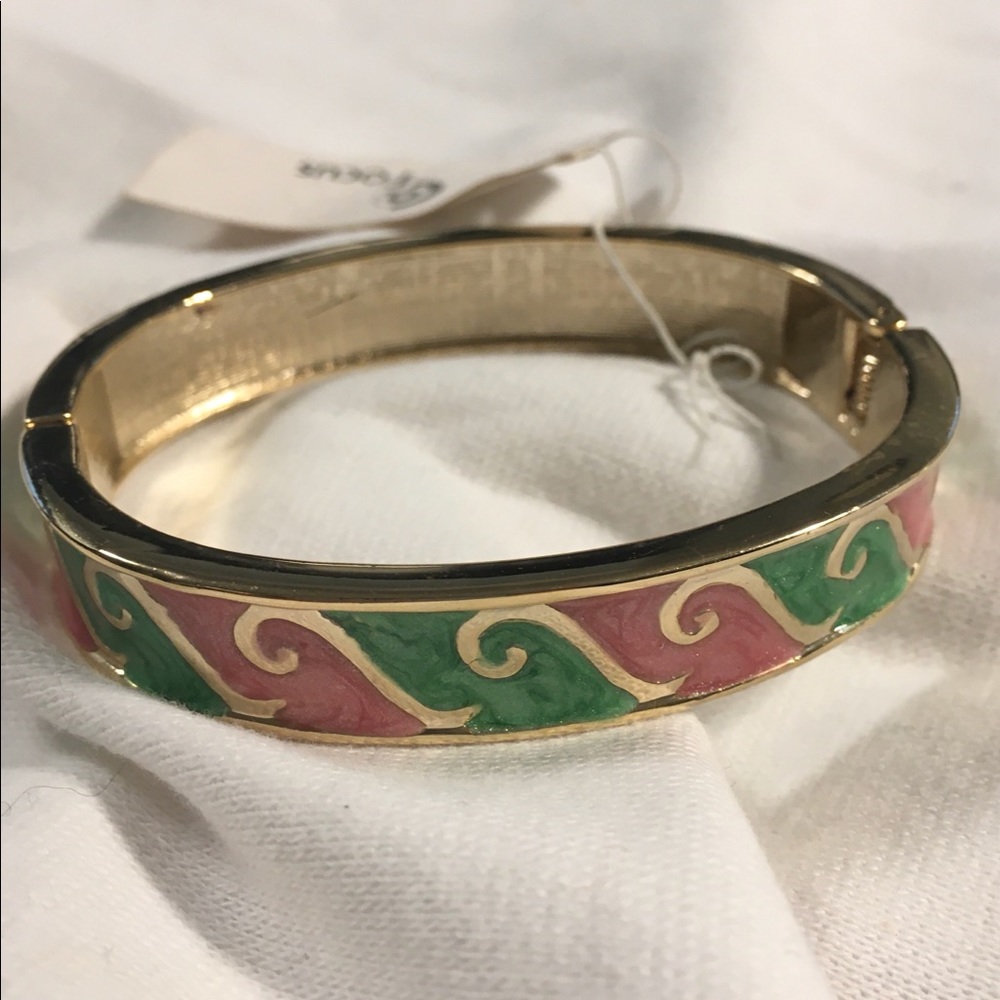 Bangle bracelet